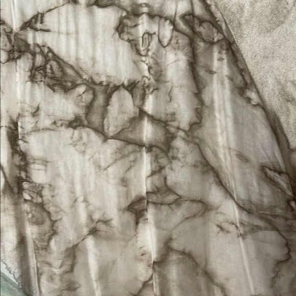 Women's Gray and White Top - Picture 3 of 9